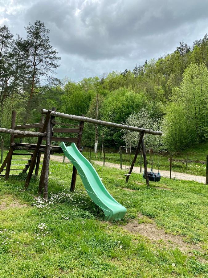 House In The Woods Bed & Breakfast Решица Екстериор снимка