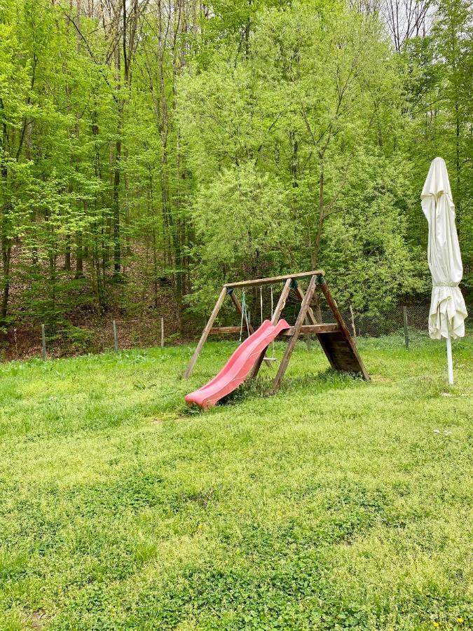 House In The Woods Bed & Breakfast Решица Екстериор снимка