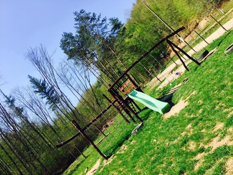 House In The Woods Bed & Breakfast Решица Екстериор снимка